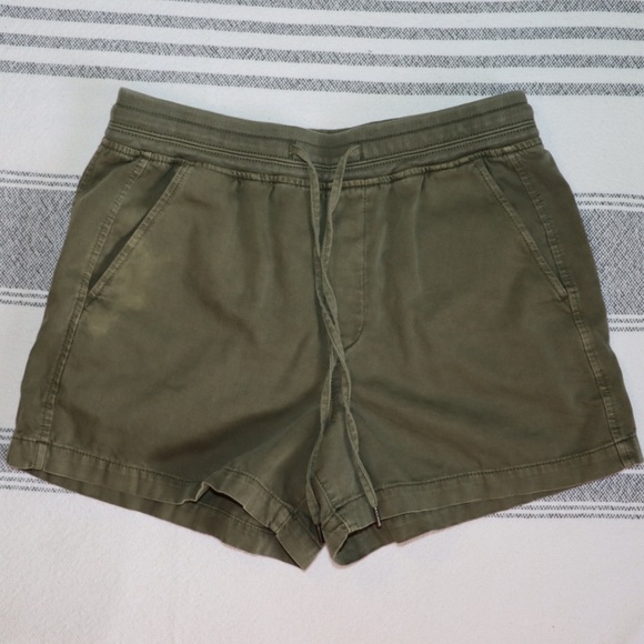GAP pull-on shorts with drawstring - Picture 2 of 4
